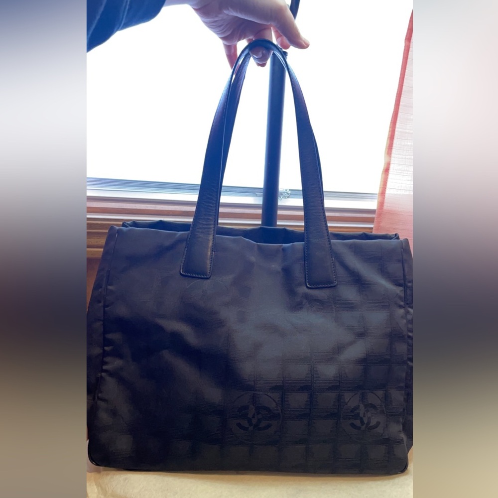 EUC Chanel rare vintage travel ligne tote in black, Certificate of authenticity
